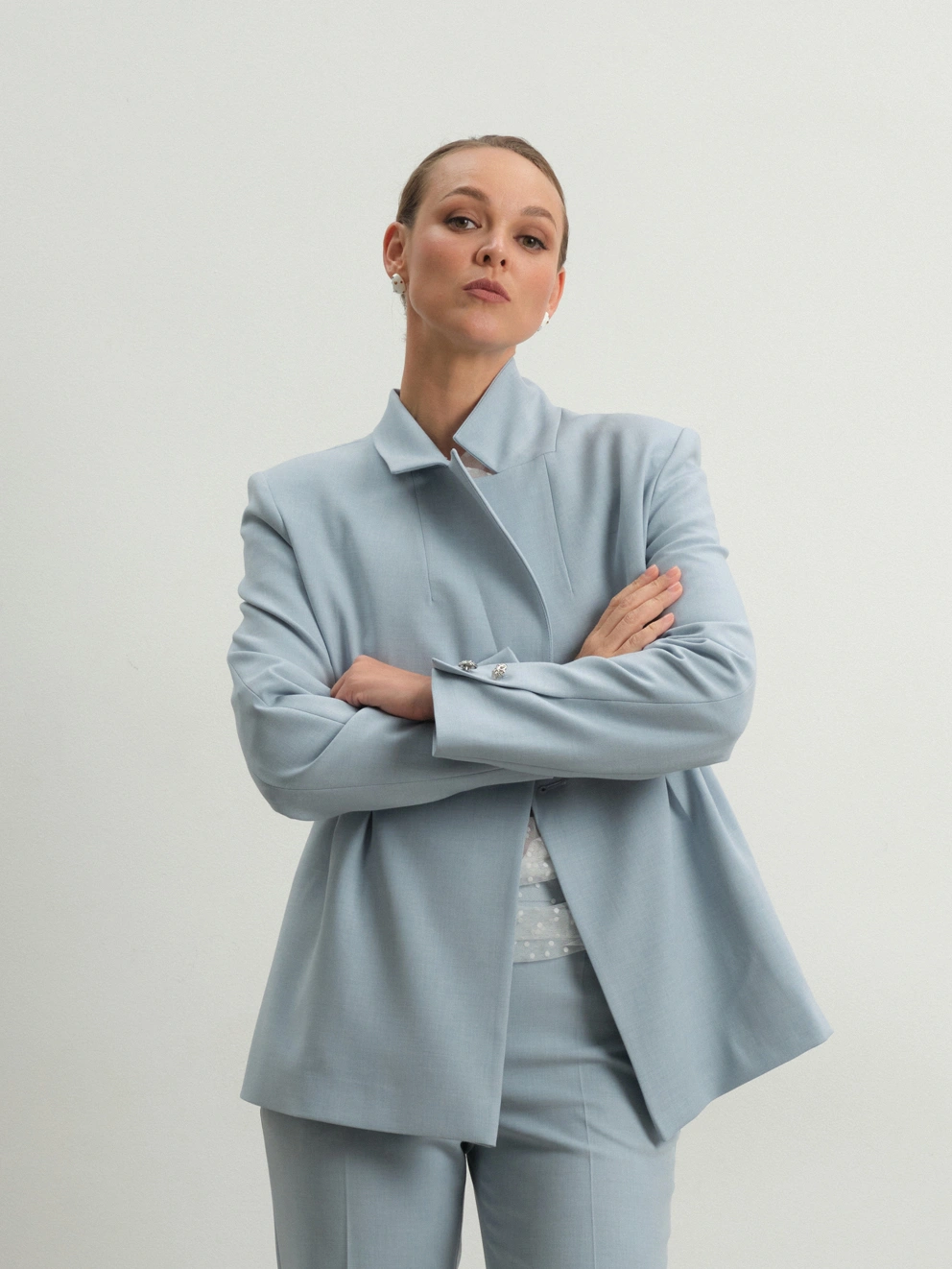 Голубой приталенный жакет Allure