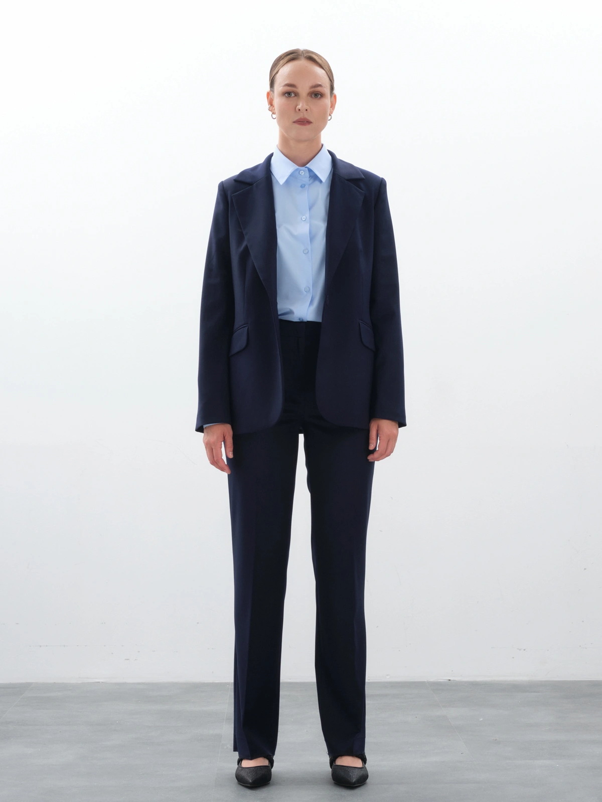 Классические синие прямые брюки