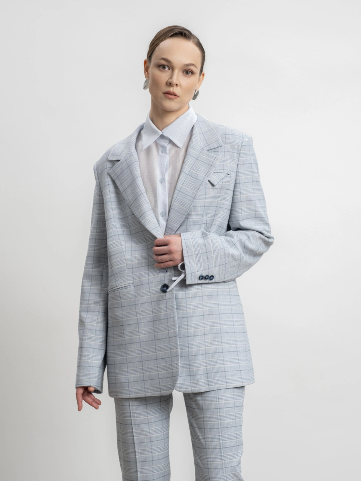 Голубой жакет в клетку