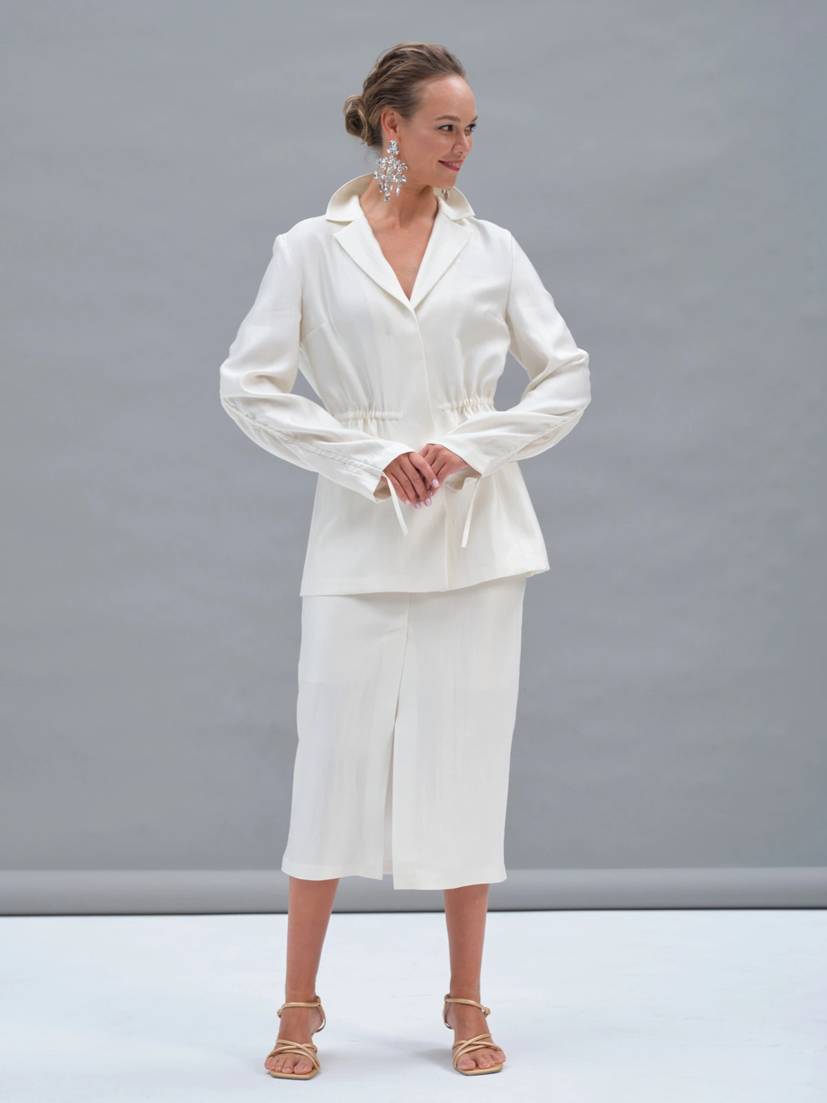 Белая прямая юбка Aurora