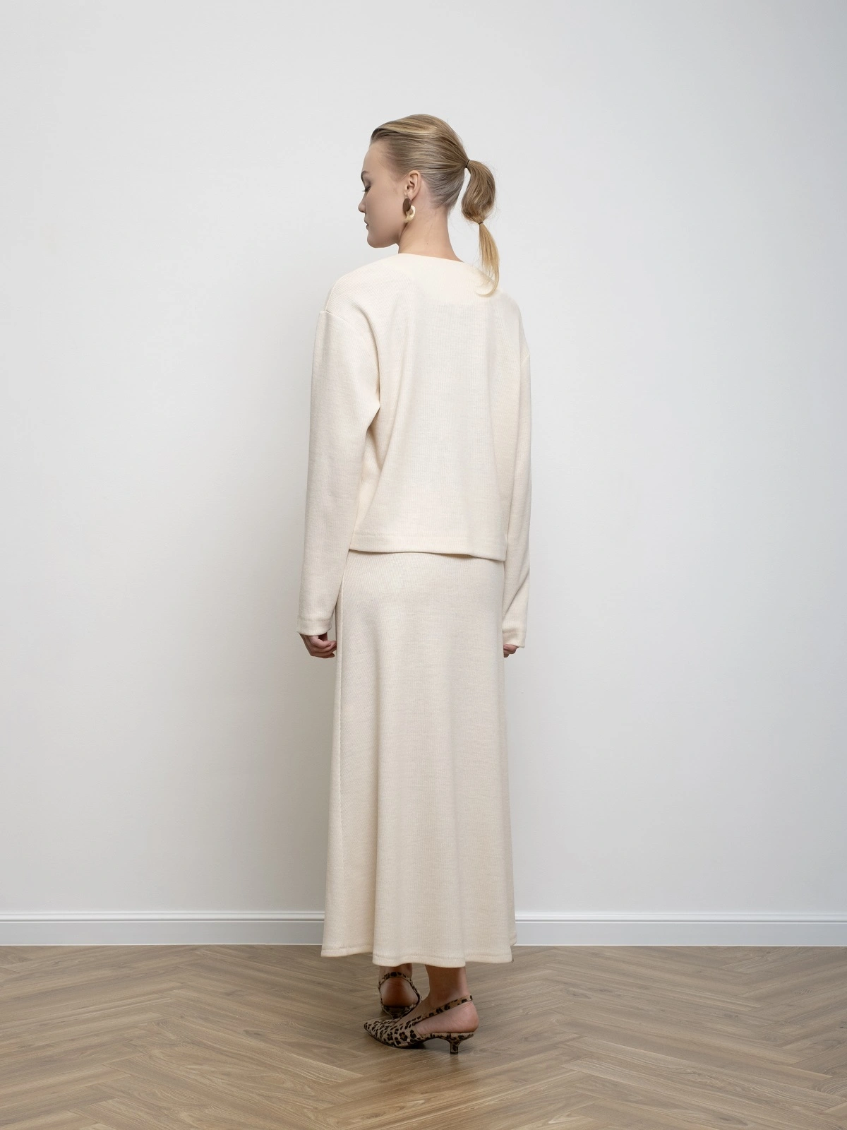 Молочная трикотажная юбка