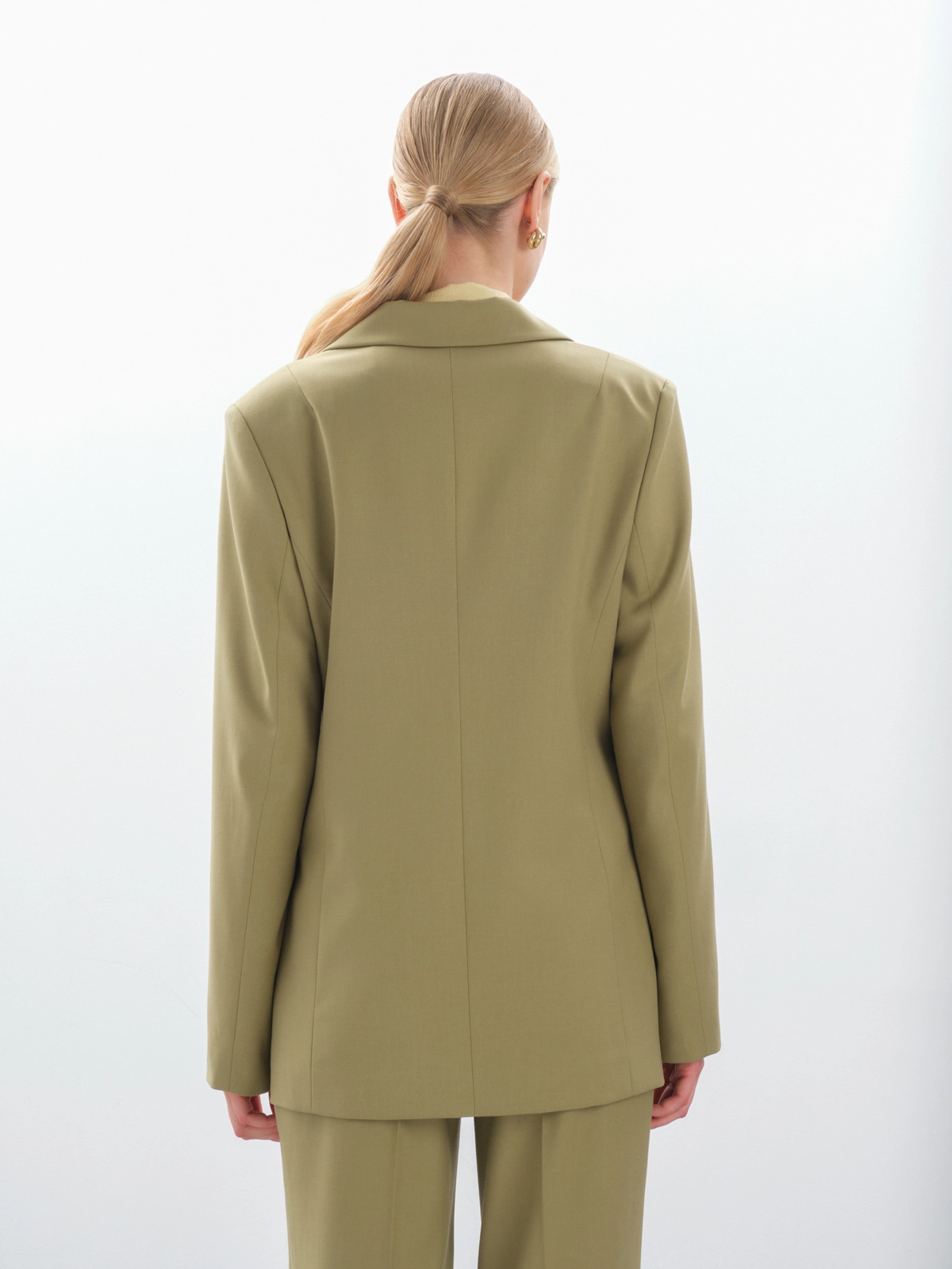 женский пиджак оверсайз, удлиненный женский жакет, купить женский пиджак, модный женский пиджак, пиджак в стиле кэжуал, офисный женский пиджак, пиджак оверсайз хаки, женский пиджак прямого кроя, оливковый жакет женский, пиджак в мужском стиле женский, удлиненный однобортный жакет, зеленый пиджак женский, деловой пиджак женский, купить пиджак оверсайз женский оливковый, с чем носить пиджак оверсайз зеленый, свободный жакет женский, пиджак под джинсы женский, женский костюмный пиджак, блейзер женский удлиненный, фисташковый пиджак женский, пиджак как у хейли бибер