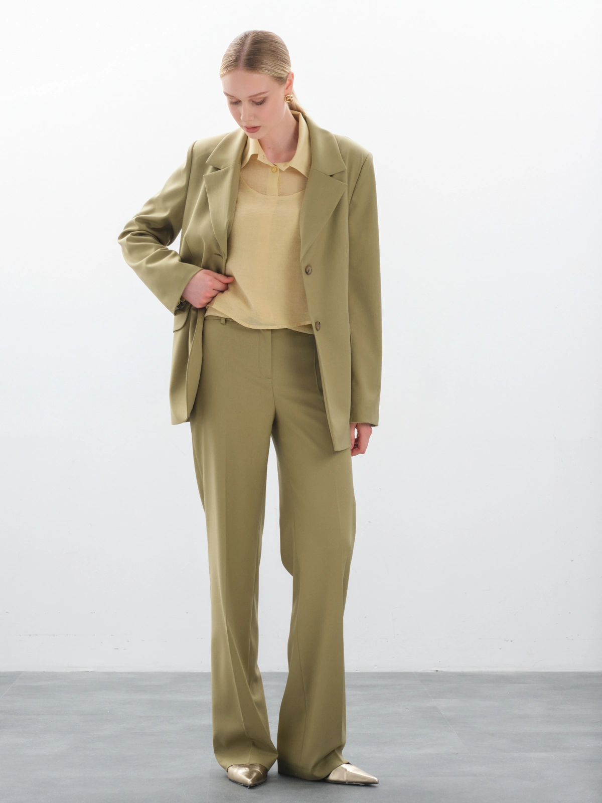 женские брюки, брюки палаццо, купить женские брюки, брюки женские классические, брюки прямые женские
офисные брюки женские, брюки трубы женские, зеленые брюки женские, костюмные брюки женские, оливковые брюки женские, деловые женские брюки, купить брюки классические оливковые, брюки цвета хаки женские, с чем носить зеленые брюки, штаны зеленые в офис, фисташковые брюки, брюки палаццо, купить прямые брюки женские оливковые, брюки прямые с высокой талией, брюки из костюмной ткани, фисташковые брюки, штаны прямые женские классика
