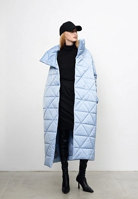 Голубой пуховик