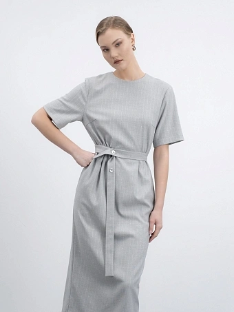 Серое платье в полоску с пайетками