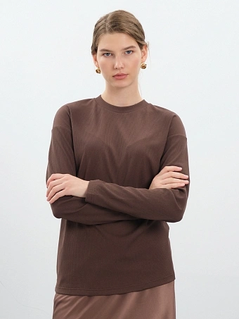 Шоколадный утепленный лонгслив в рубчик