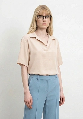 Бежевая блуза-поло