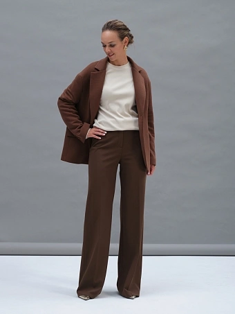 Шоколадные расклешенные брюки