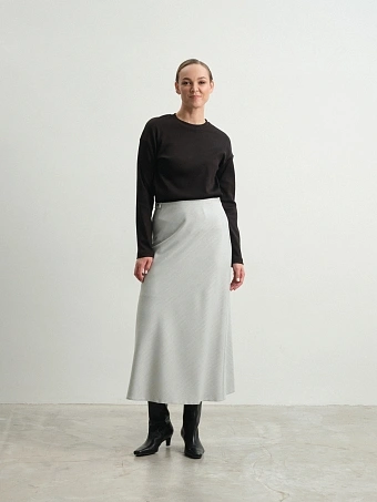 Черный утепленный лонгслив в рубчик