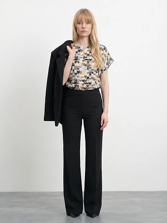 Черные расклешенные брюки