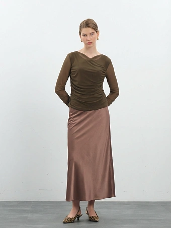 Атласная юбка в оттенке мокко