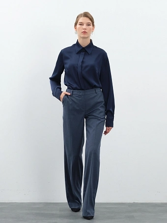 Прямые брюки в синем оттенке